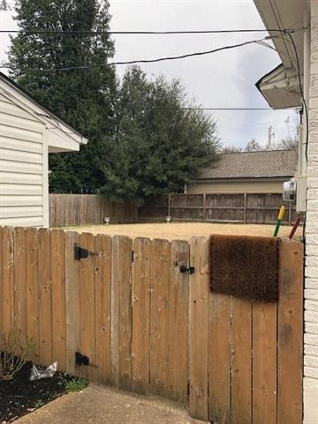 Building Photo - 3780 Cardinal Ave