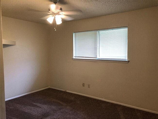 Building Photo - 11510 Walnut Ridge Dr