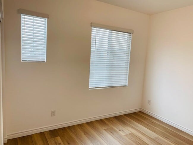 Building Photo - 3 Bedroom Home in Henderson