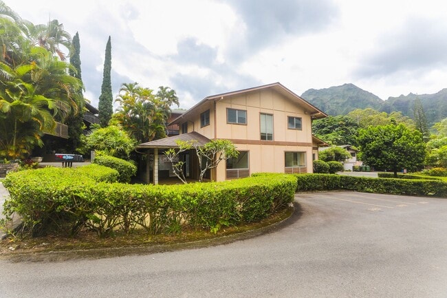 Building Photo - Kaneohe Woods – 3BR/2.5BA home with Mounta...