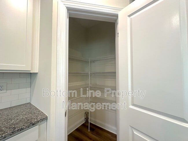 Building Photo - 4487 Fls Lk Dr S W