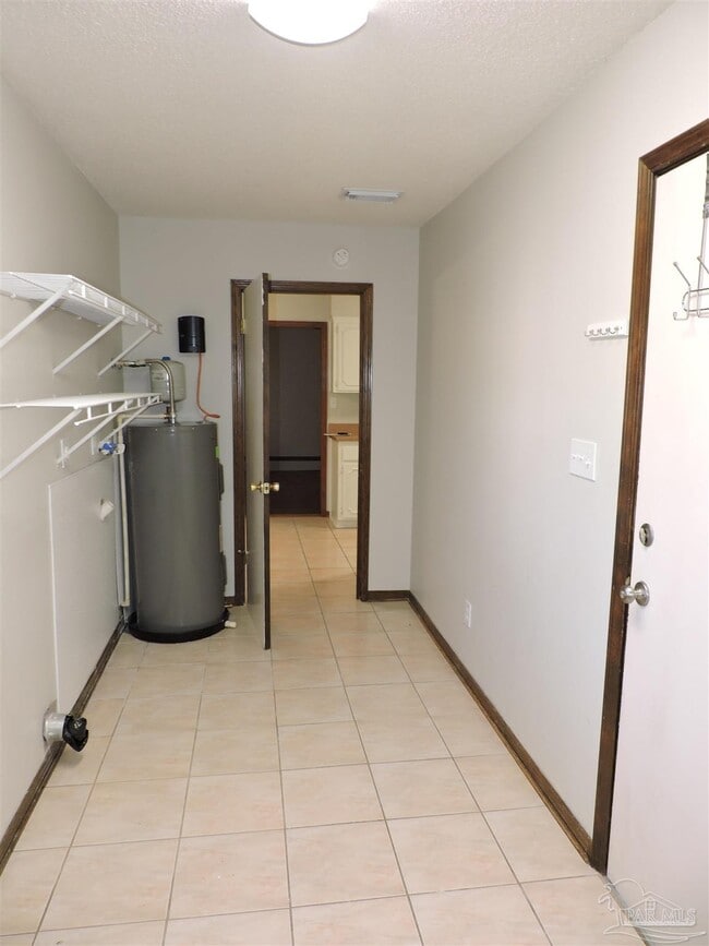 Building Photo - 3480 Blueridge Dr