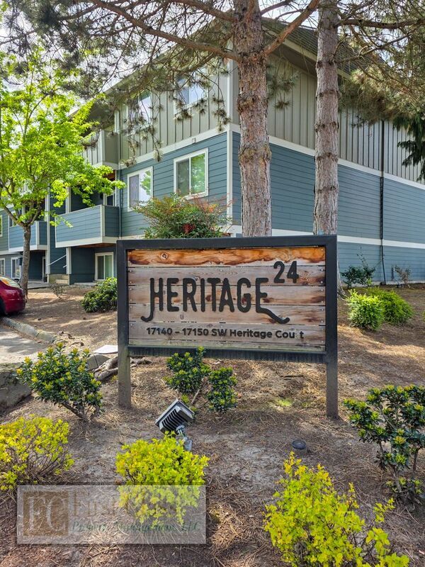 Building Photo - 17150 SW Heritage Ct