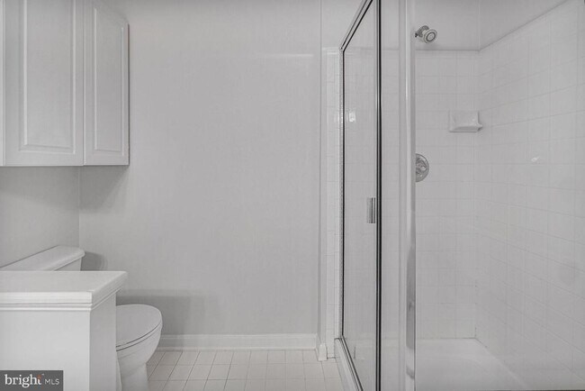 Building Photo - 2484 Angeline Dr