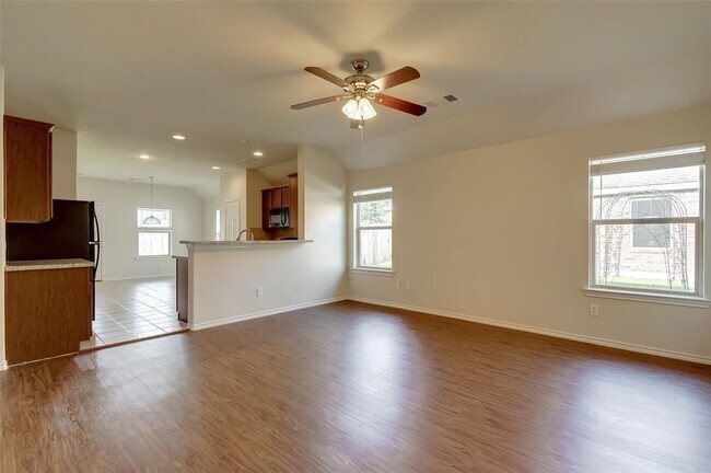 Building Photo - 8731 Sunny Gallop Dr