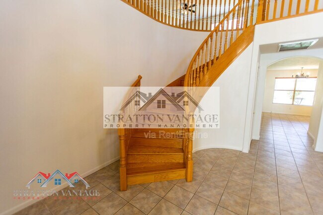 Building Photo - 960 E Constitution Dr