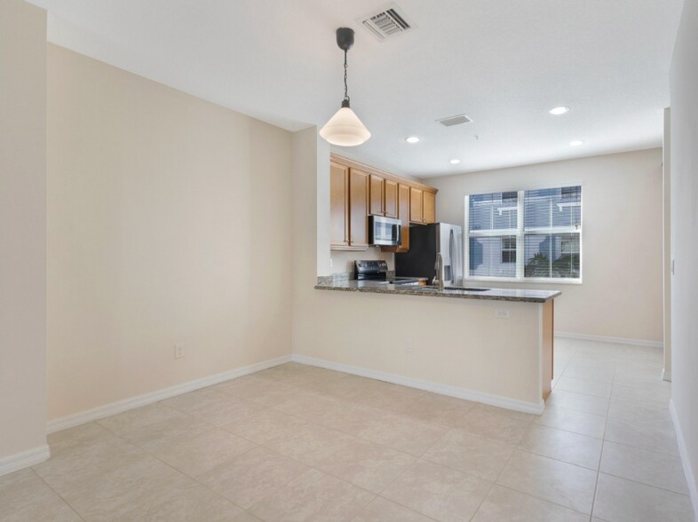 Building Photo - 1247 Via de Fossi