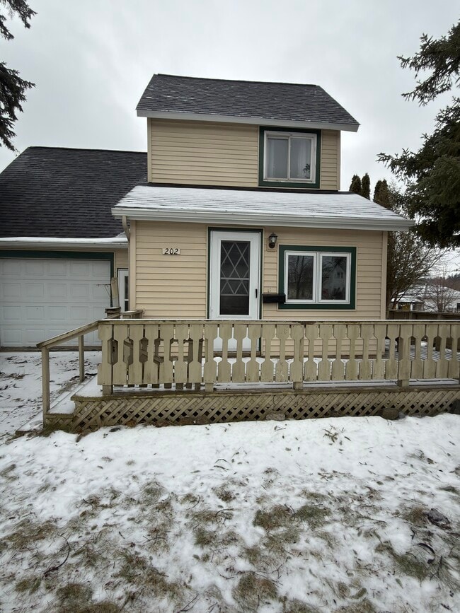 Building Photo - 202 Wesley St