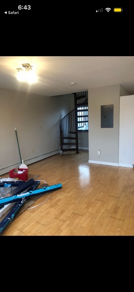 Building Photo - 1515 1/2 F St