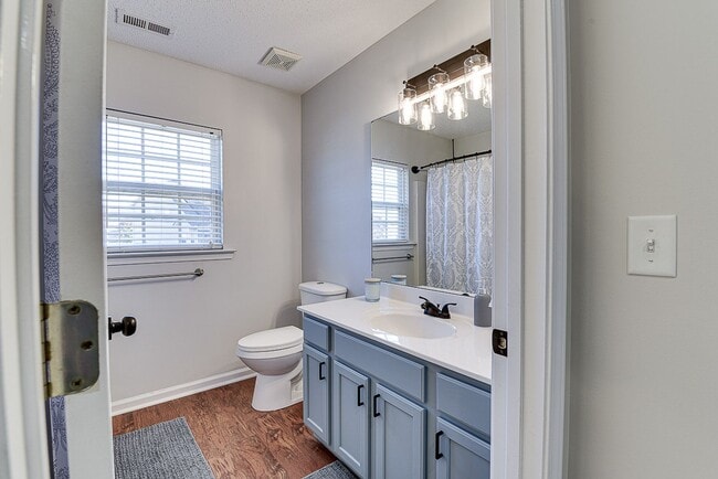 Building Photo - 4 BR/Loft near Simpsonville!  Lawn Maintenance included! Amenities & Close to Shopping & Restaurants