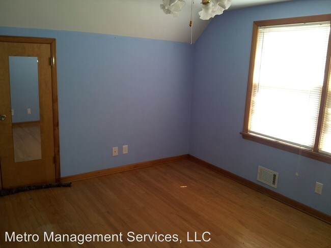 Building Photo - 4 br, 3 bath House - 3345 Newburg Road