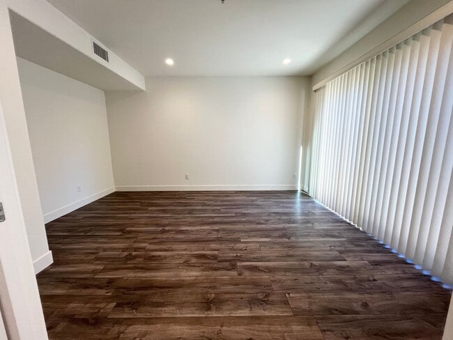 Building Photo - AVAILABLE NOW! 3BD + BONUS ROOM/4BA - LUXURY BEACH CONDO! 1 BLOCK TO THE BEACH!!- $6,995/mo