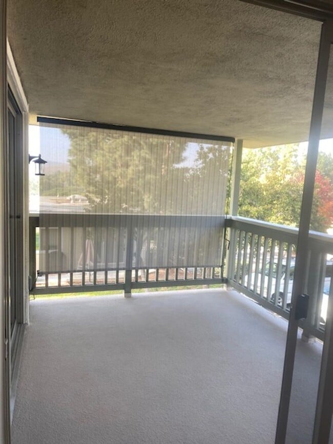 Building Photo - Beautiful fully remodeled 2 bedroom 1.5 bath in Laguna Hills