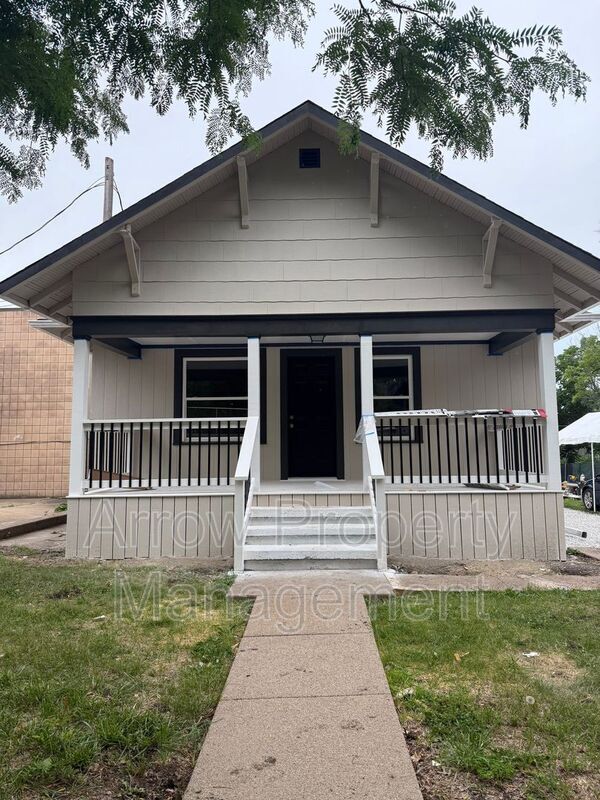 Primary Photo - 2435 W Street