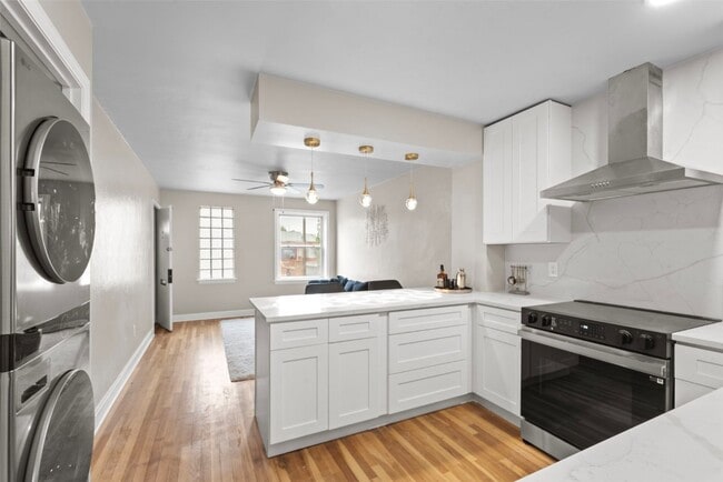 Building Photo - 4930 Kemper Ave