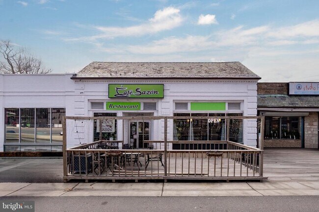 Building Photo - 989 S Buchanan St