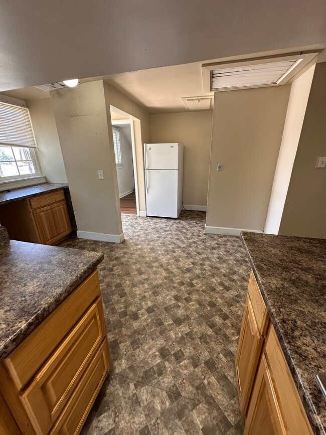 Building Photo - 1332 E 400 S