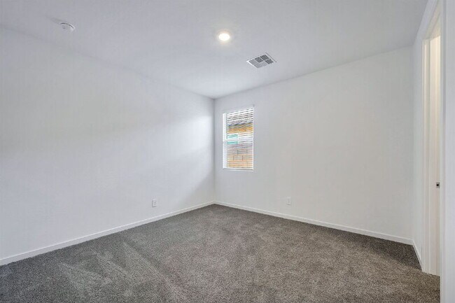 Building Photo - 3104 Bee Trl