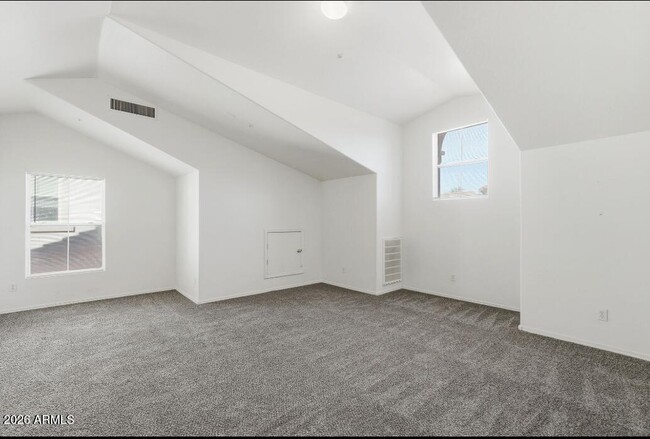 Building Photo - 161 W Campbell Ct
