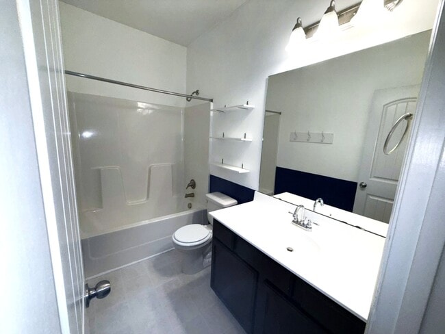 Building Photo - 513 New Hanover Trl