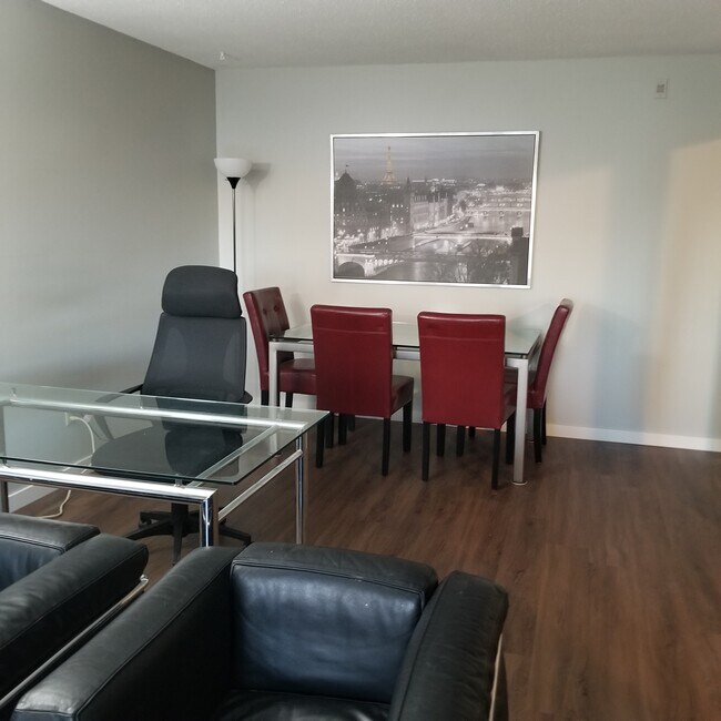 living room - 10750 Rockford Rd