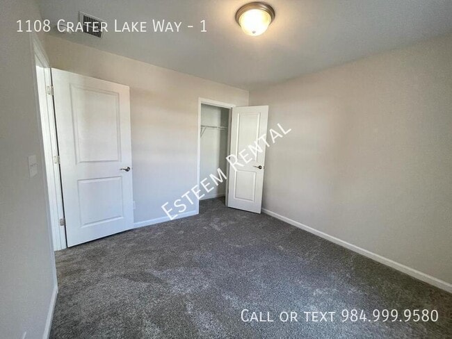 Building Photo - 1108 Crater Lk Wy