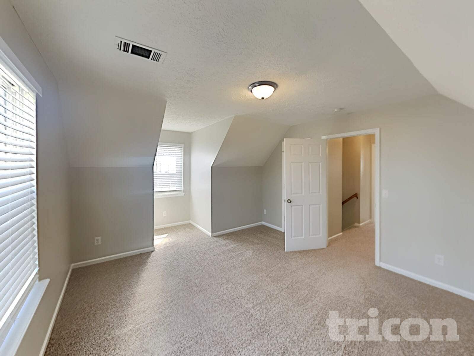 Building Photo - 1013 Heather Dr