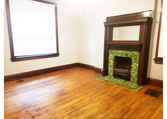 Building Photo - 3204 Bishop St