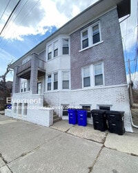 Building Photo - 9429 Brush St