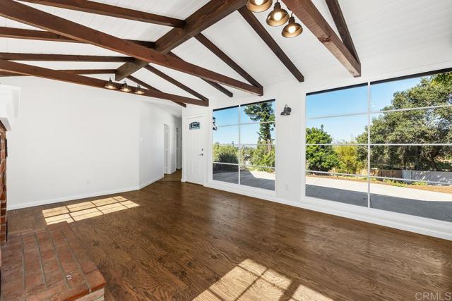 Building Photo - 835 Barsby St