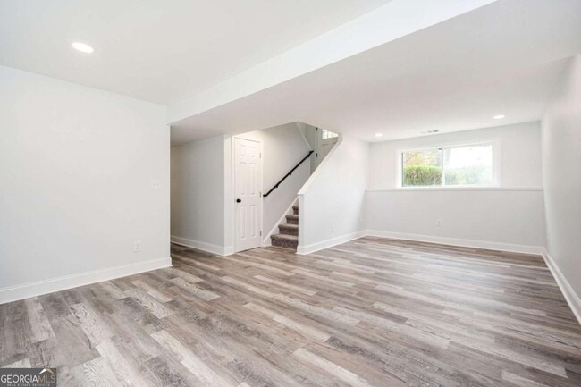 Building Photo - 3801 Hogan Rd SW