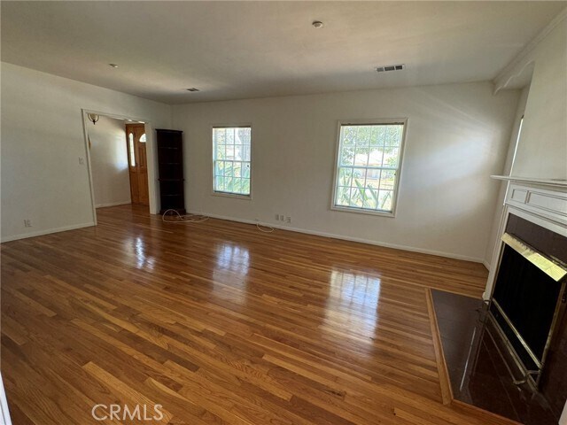 Building Photo - 405 S Old Ranch Rd