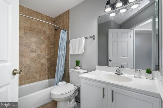 Building Photo - 2558 Banshire Dr