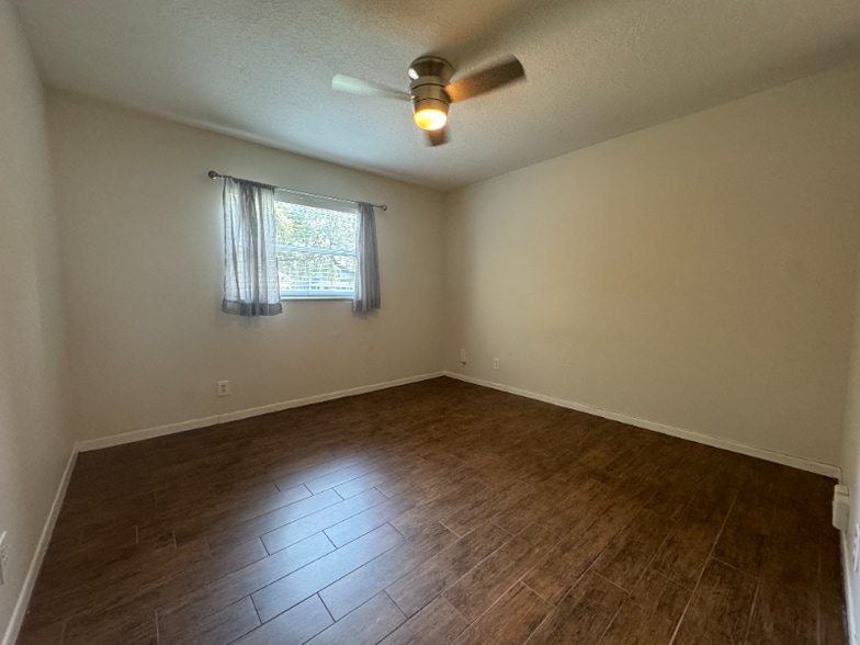 Building Photo - 637 Harwood St