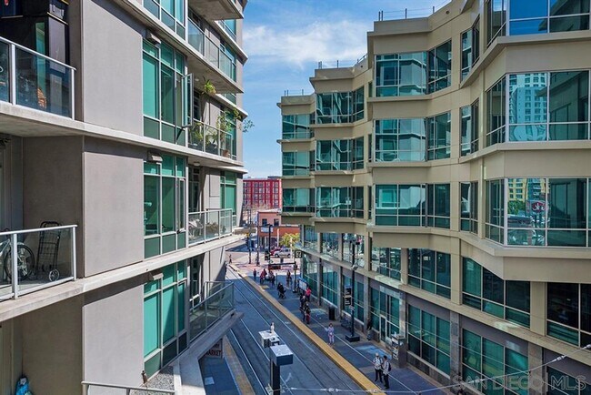 Building Photo - Modern East Village 1 Bedroom at Smart Corner!