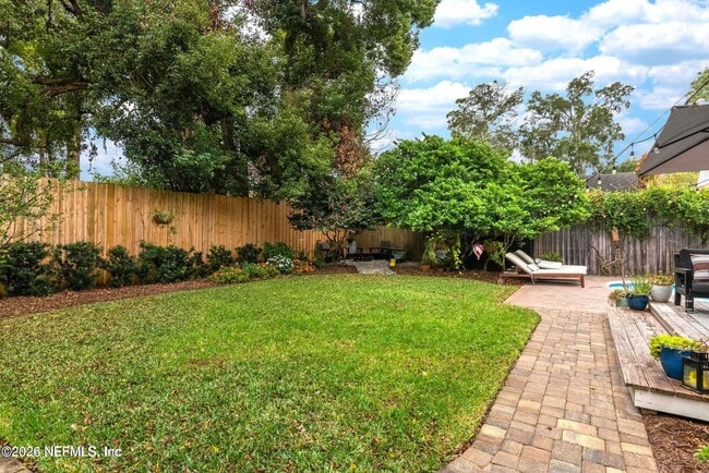 Building Photo - 4236 Melrose Ave