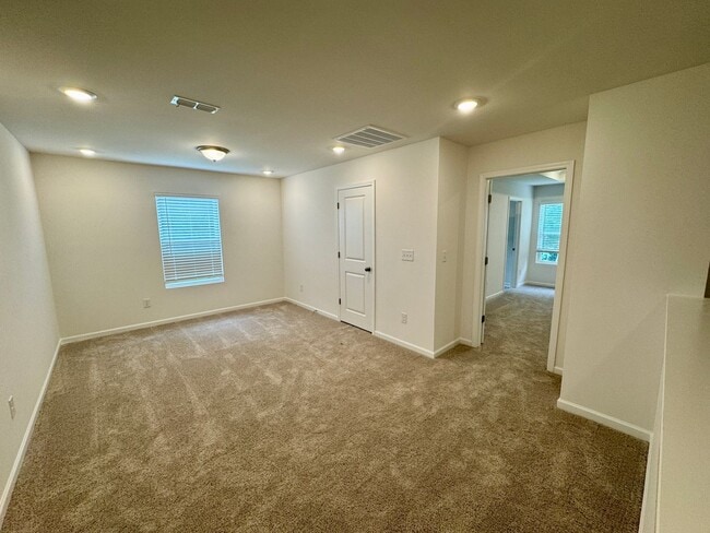 Building Photo - Beautiful New 3BR/2.5BA Townhouse