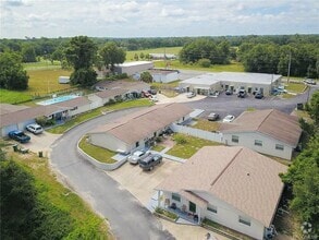 Building Photo - 24 N Sheltering Oaks Dr