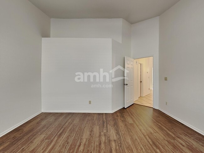 Building Photo - 3603 N 107th Dr