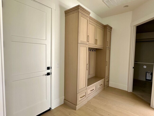 Building Photo - Stunning 5 Bedroom Home with Premium Upgrades Throughout