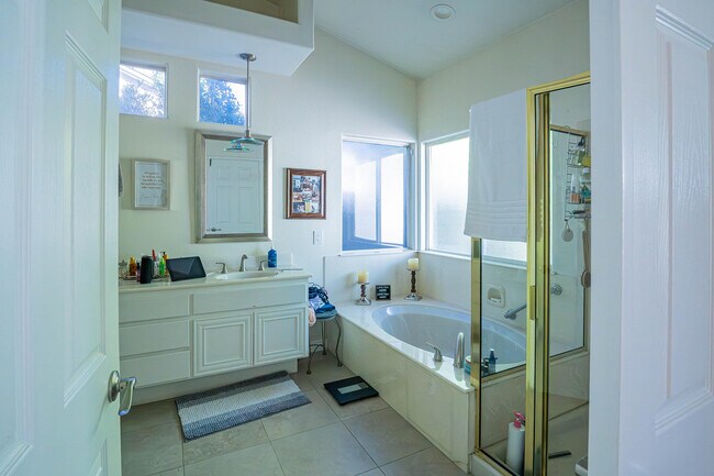 Building Photo - 79120 Canterra Dr