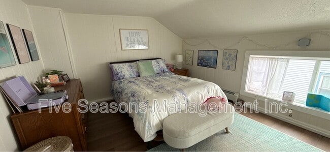 Building Photo - 48 Murray St