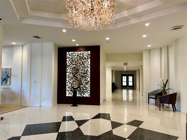 Building Photo - 2000 S Ocean Blvd