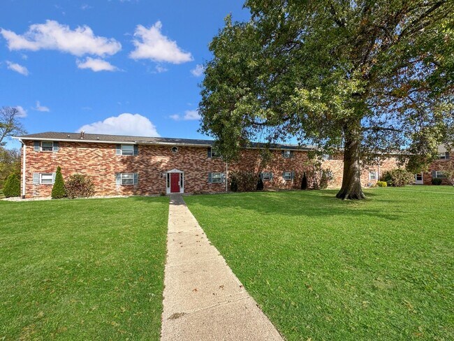 Building Photo - Cozy & Affordable 2-Bedroom Apartment at The Oaks on Davidson – Greensburg, IN