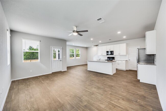 Building Photo - 2617 Paragon Fox Dr