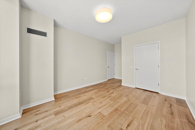 Building Photo - 757 N Orleans St
