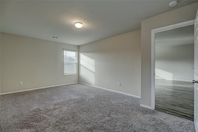 Building Photo - 10620 SW 23rd Ter