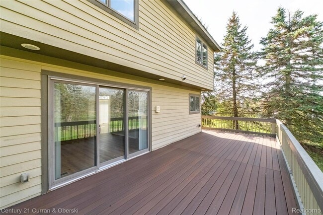 Building Photo - 1083 N Livernois Rd