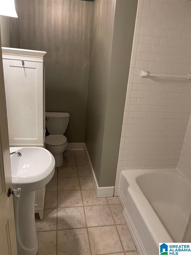 Building Photo - 712 47th Way S