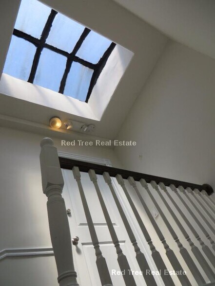 Building Photo - 49 St Germain St